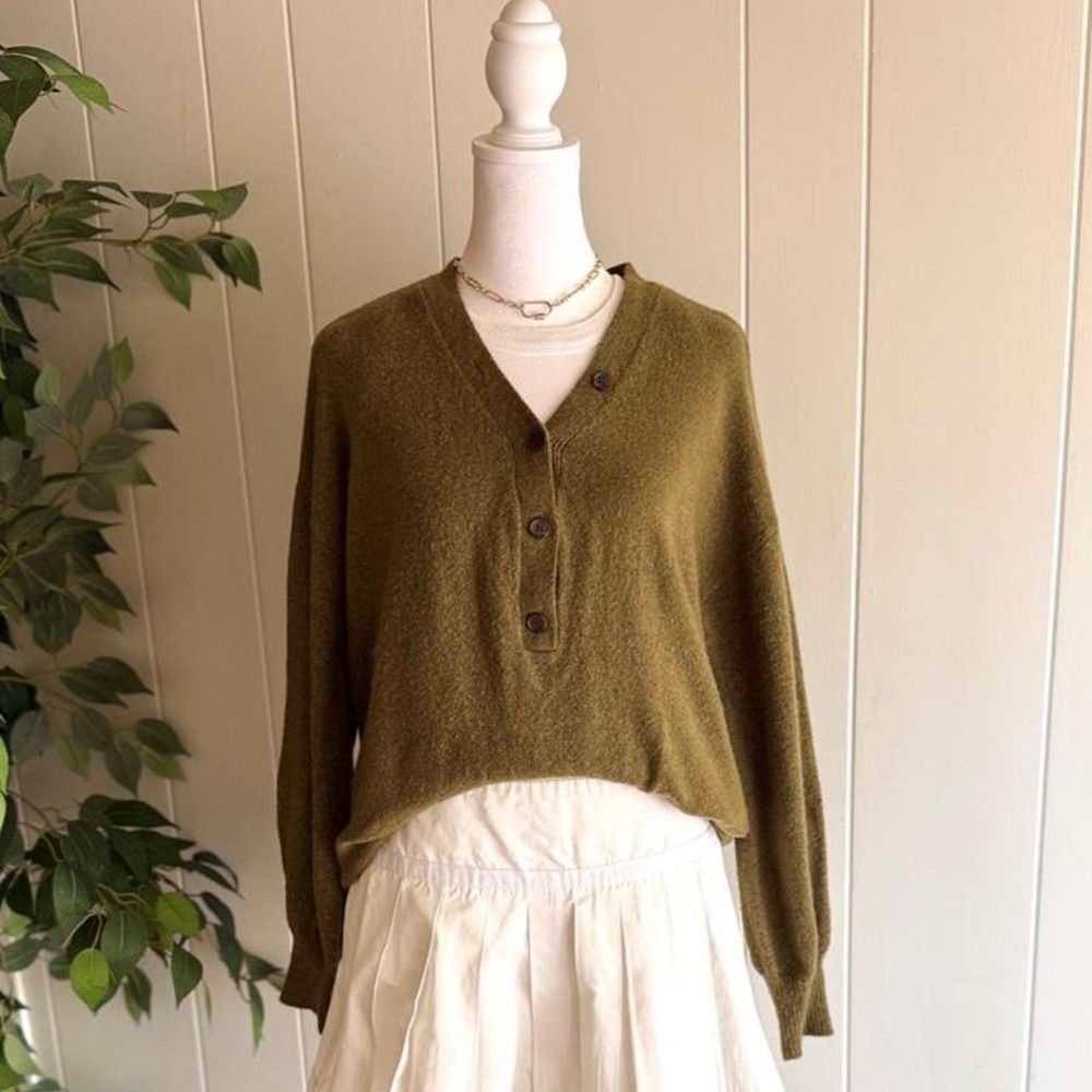 LOFT Olive Green Henley Sweater Women's Medium Fairycore